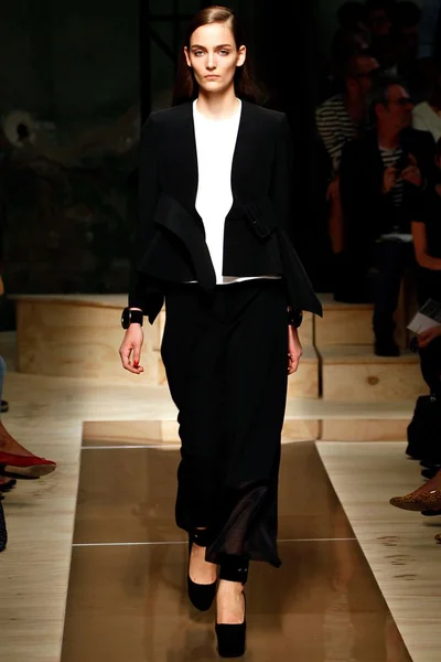 Look 28